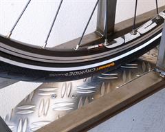 Continental City Ride II Continental City Ride II Touring/E-Bike tire on a rolling resistance test machine