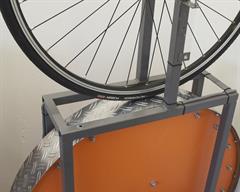 Hutchinson Fusion 5 Performance TL Hutchinson Fusion 5 Performance TL road bike tire on a rolling resistance test machine