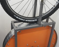 Michelin Force XC Michelin Force XC mountain bike tire on a rolling resistance test machine