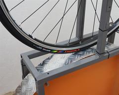 Specialized S-Works Turbo Specialized S-Works Turbo road bike tire on a rolling resistance test machine