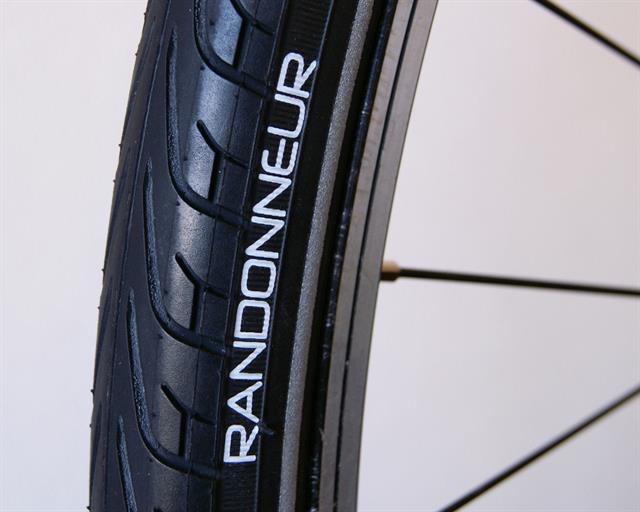 Touring Bike Tire Comparison Vittoria Randonneur Vs Vittoria Voyager Hyper