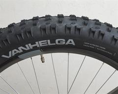 45NRTH Van Helga 45NRTH Van Helga fat bike tire on a rolling resistance test machine