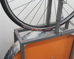 Clement Strada LGG Clement Strada LGG road bike tire on a rolling resistance test machine