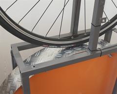 Hutchinson Fusion 5 Galactik TL Hutchinson Fusion 5 Galactik TL road bike tire on a rolling resistance test machine