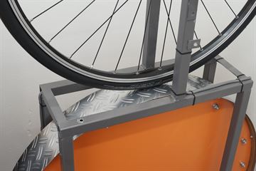 Pirelli P Zero Velo Pirelli P Zero Velo road bike tire on a rolling resistance test machine