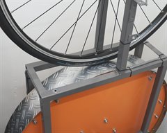 Pirelli P Zero Velo 4S Pirelli P Zero Velo 4S road bike tire on a rolling resistance test machine