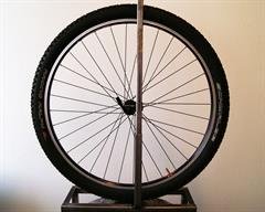 Schwalbe Racing Ralph Performance Schwalbe Racing Ralph Performance mountain bike tire on a rolling resistance test machine