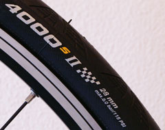 Continental Grand Prix 4000S II 28 mm - Closeup of logo
