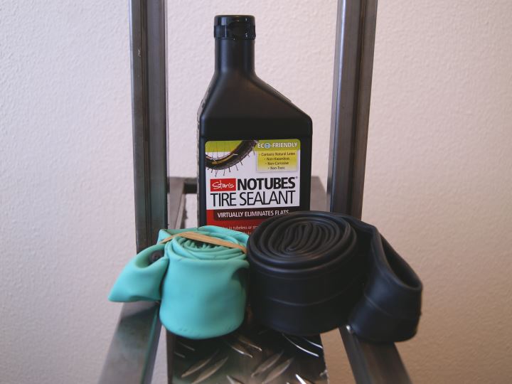 Tubeless sealant, latex tube and butyl tube Tubeless sealant, Latex Tube and a Butyl tube on a rolling resistance test machine